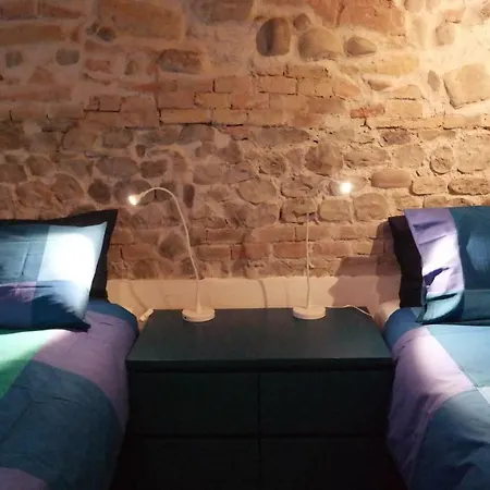 阿罗木布拉德尔普提克住宿加早餐旅馆 *