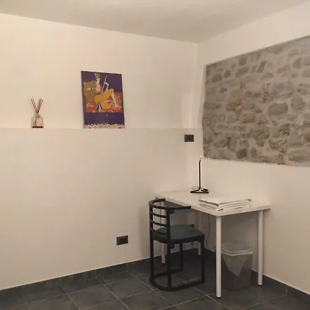 阿罗木布拉德尔普提克住宿加早餐旅馆 *