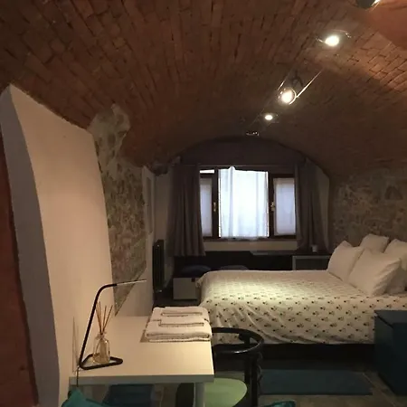 阿罗木布拉德尔普提克住宿加早餐旅馆 *